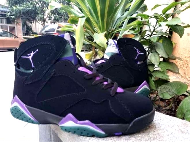 Les baskets Air Jordan 7 offrent un style iconique et une performance exceptionnelle.
  design emblématique   haute qualité. Au meilleur prix. Pas cher
