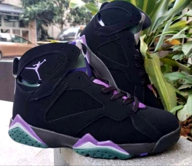 Les baskets Air Jordan 7 offrent un style iconique et une performance exceptionnelle.
  design emblématique   haute qualité. Au meilleur prix. Pas cher