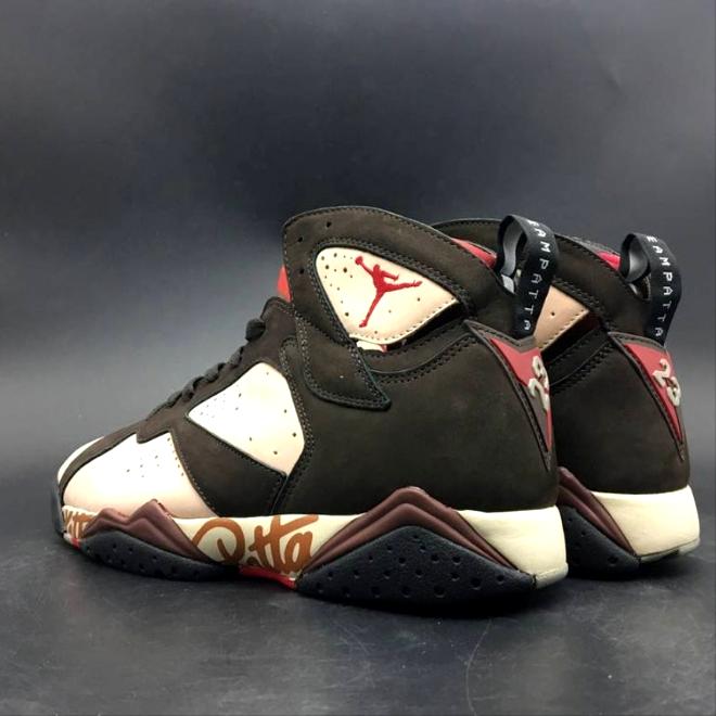Les baskets Air Jordan 7 offrent un style iconique et une performance exceptionnelle.
  design emblématique   haute qualité. Au meilleur prix. Pas cher