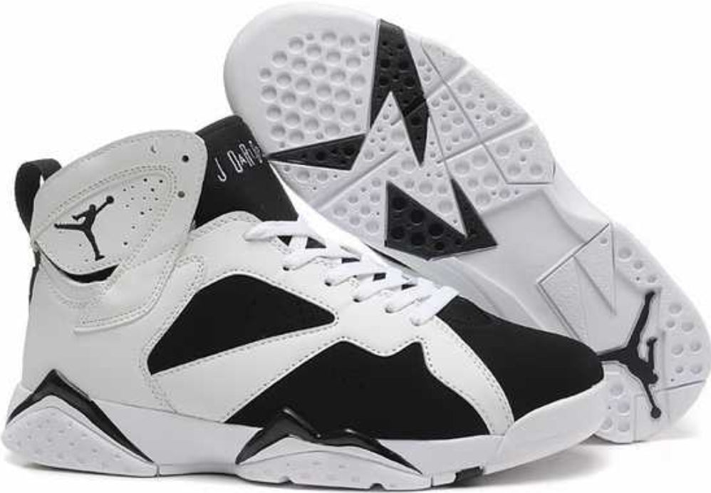 Les baskets Air Jordan 7 offrent un style iconique et une performance exceptionnelle.
  design emblématique   haute qualité. Au meilleur prix. Pas cher