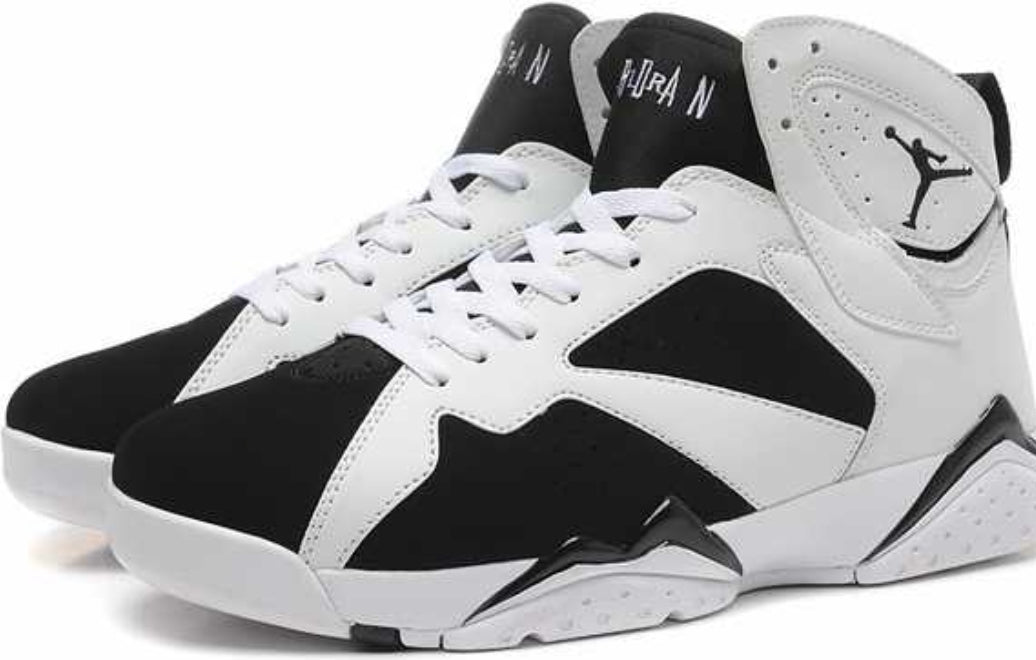 Les baskets Air Jordan 7 offrent un style iconique et une performance exceptionnelle.
  design emblématique   haute qualité. Au meilleur prix. Pas cher