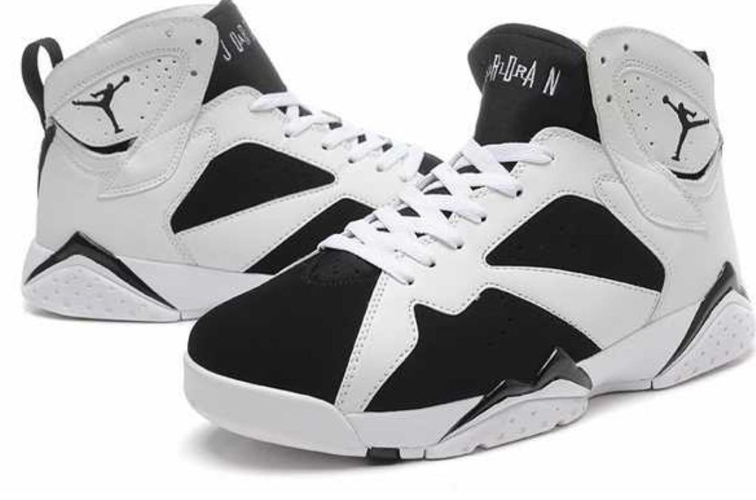 Les baskets Air Jordan 7 offrent un style iconique et une performance exceptionnelle.
  design emblématique   haute qualité. Au meilleur prix. Pas cher