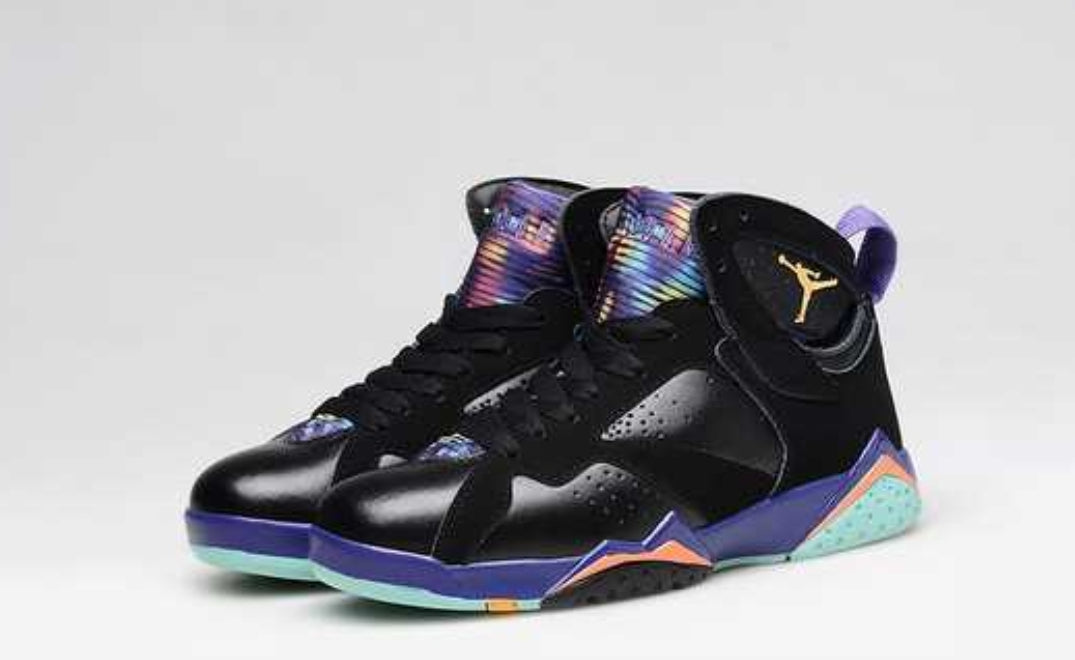 Les baskets Air Jordan 7 offrent un style iconique et une performance exceptionnelle.
  design emblématique   haute qualité. Au meilleur prix. Pas cher