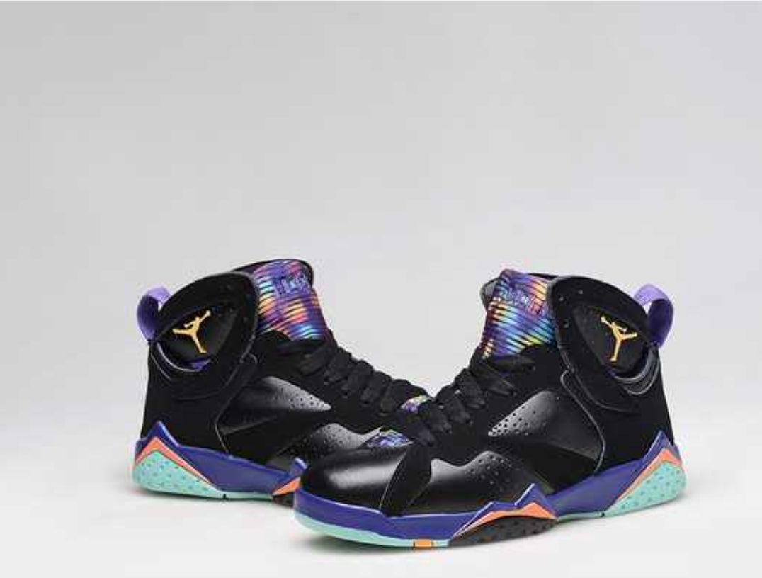 Les baskets Air Jordan 7 offrent un style iconique et une performance exceptionnelle.
  design emblématique   haute qualité. Au meilleur prix. Pas cher