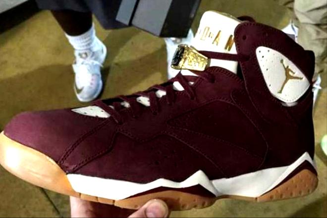 Les baskets Air Jordan 7 offrent un style iconique et une performance exceptionnelle.
  design emblématique   haute qualité. Au meilleur prix. Pas cher