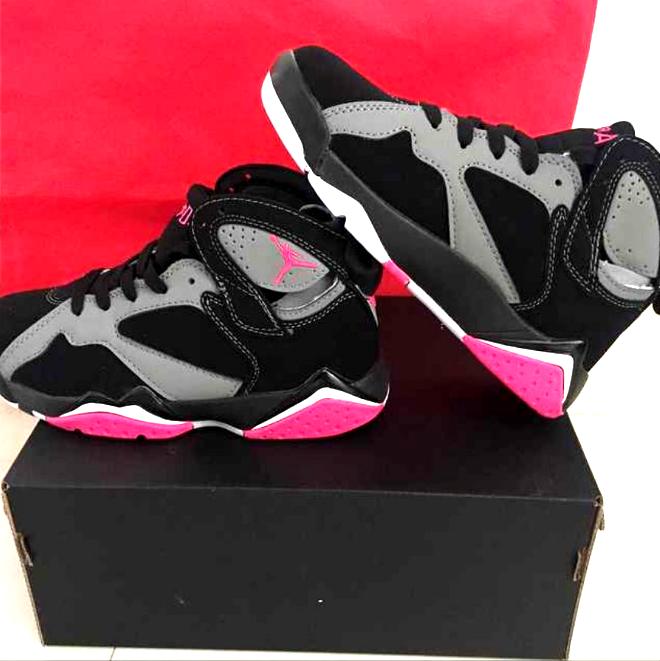 Les baskets Air Jordan 7 offrent un style iconique et une performance exceptionnelle.
  design emblématique   haute qualité. Au meilleur prix. Pas cher