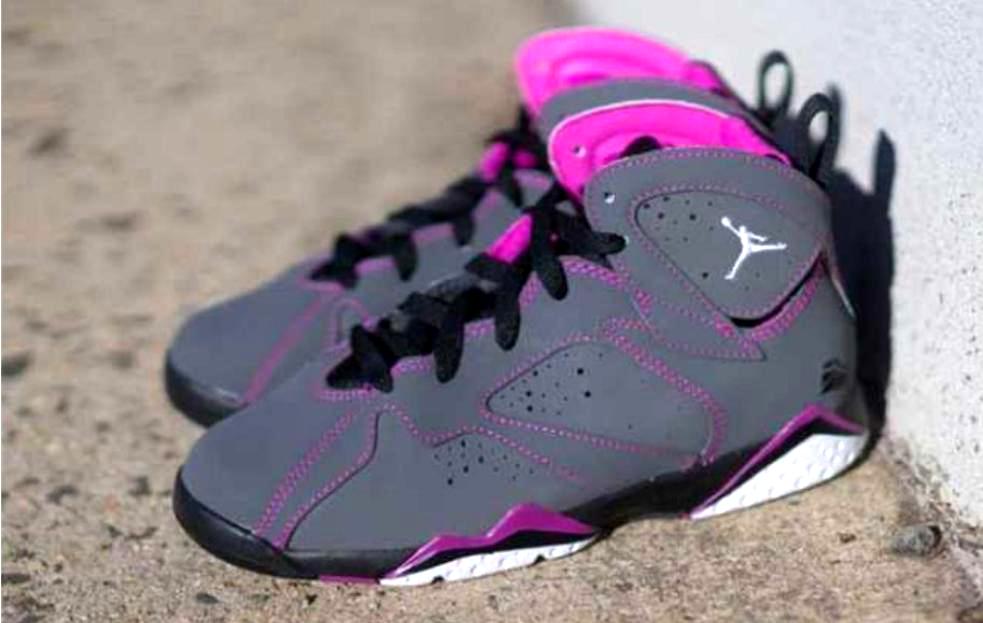 Les baskets Air Jordan 7 offrent un style iconique et une performance exceptionnelle.
  design emblématique   haute qualité. Au meilleur prix. Pas cher
