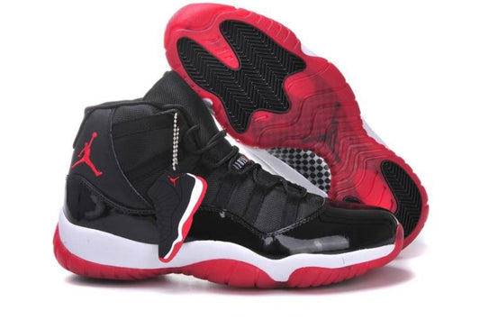 Baskets Air Jordan 11 Bred 2019

Full accésoires