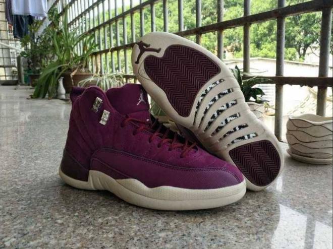 Baskets AIR JORDAN 12 RETRO 'BORDEAUX'