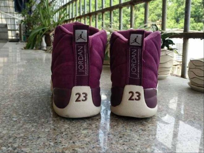Baskets AIR JORDAN 12 RETRO 'BORDEAUX'