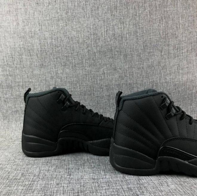 Les baskets Air Jordan 12 offrent un style iconique et une performance exceptionnelle.design distinctif.pas cher.moin Cher.