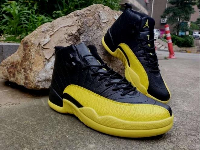 Les baskets Air Jordan 12 offrent un style iconique et une performance exceptionnelle.design distinctif.pas cher.moin Cher.