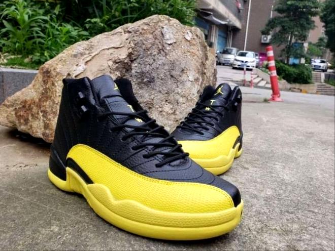 Les baskets Air Jordan 12 offrent un style iconique et une performance exceptionnelle.design distinctif.pas cher.moin Cher.