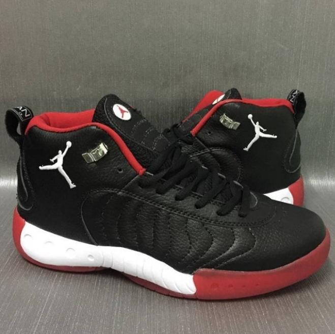 Les baskets Air Jordan 12 offrent un style iconique et une performance exceptionnelle.design distinctif.pas cher.moin Cher.