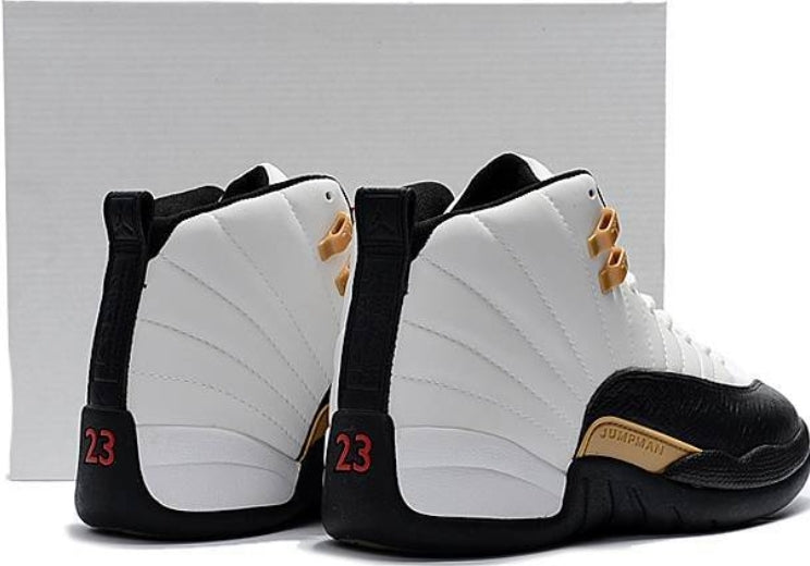 Les baskets Air Jordan 12 offrent un style iconique et une performance exceptionnelle.design distinctif.pas cher.moin Cher.