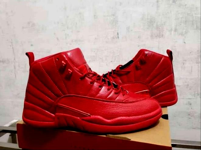Les baskets Air Jordan 12 offrent un style iconique et une performance exceptionnelle.design distinctif.pas cher.moin Cher.