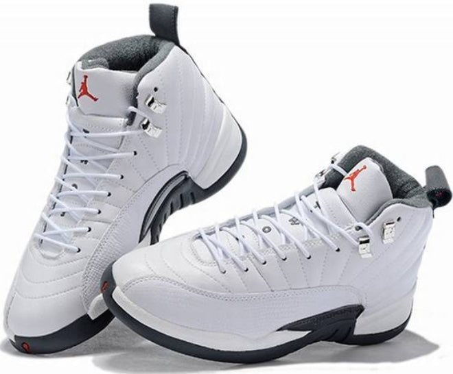 Les baskets Air Jordan 12 offrent un style iconique et une performance exceptionnelle.design distinctif.pas cher.moin Cher.