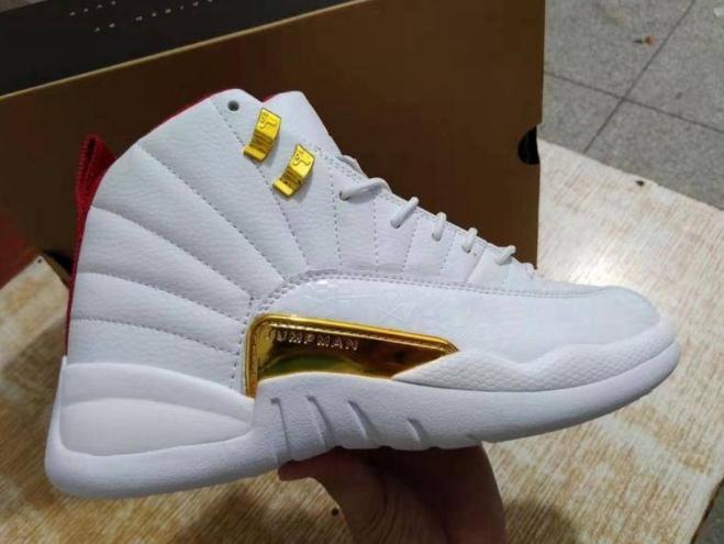 Les baskets Air Jordan 12 offrent un style iconique et une performance exceptionnelle.design distinctif.pas cher.moin Cher.