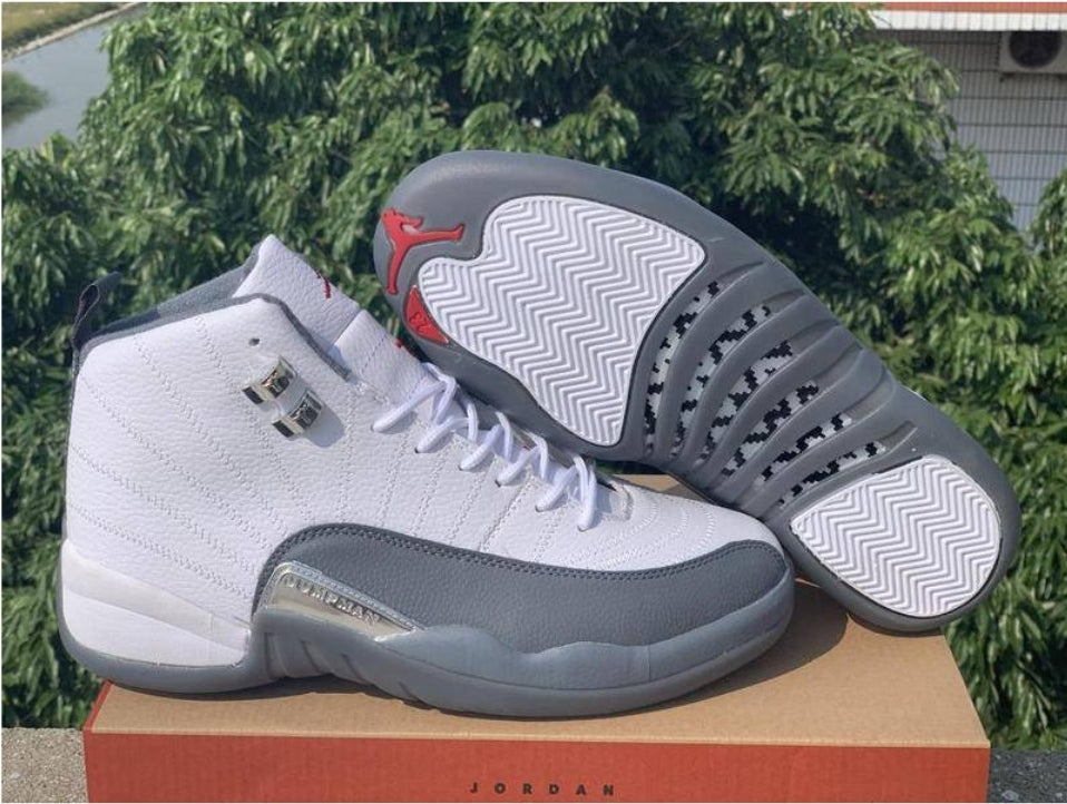 Les baskets Air Jordan 12 offrent un style iconique et une performance exceptionnelle.design distinctif.pas cher.moin Cher.