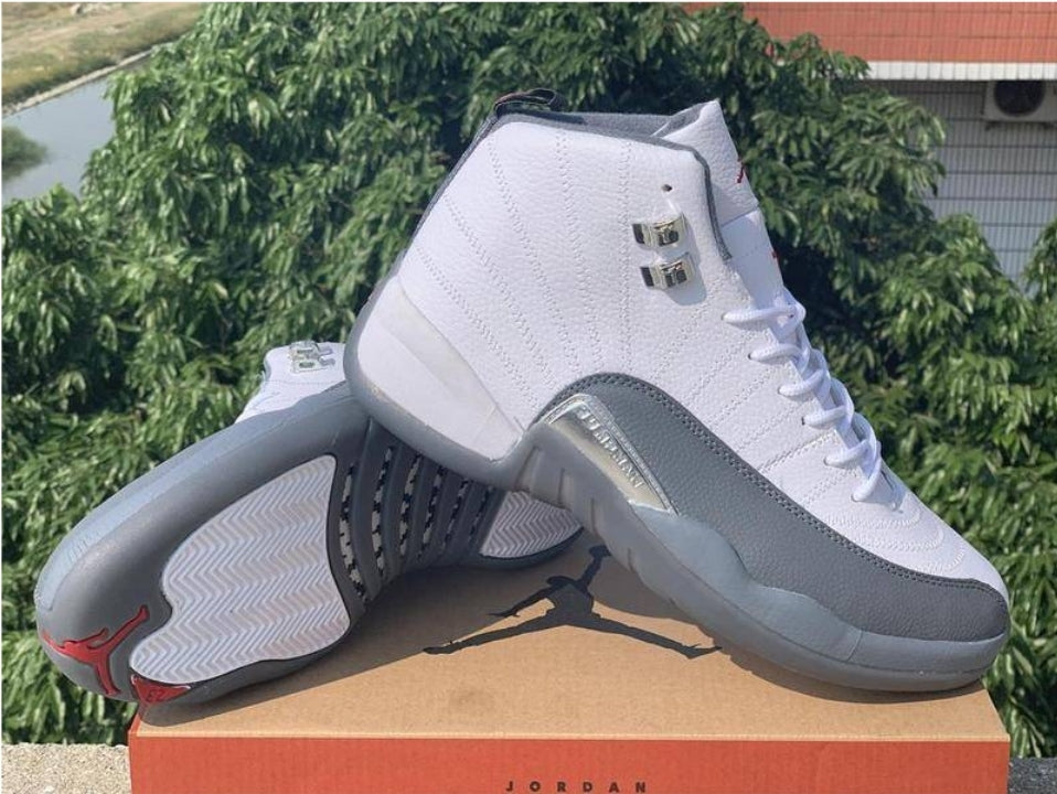 Les baskets Air Jordan 12 offrent un style iconique et une performance exceptionnelle.design distinctif.pas cher.moin Cher.