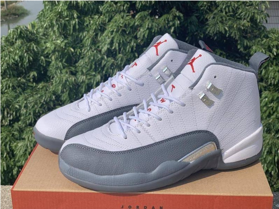 Les baskets Air Jordan 12 offrent un style iconique et une performance exceptionnelle.design distinctif.pas cher.moin Cher.
