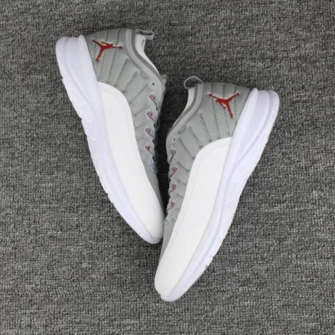 Les baskets Air Jordan 12 offrent un style iconique et une performance exceptionnelle.design distinctif.pas cher.moin Cher.