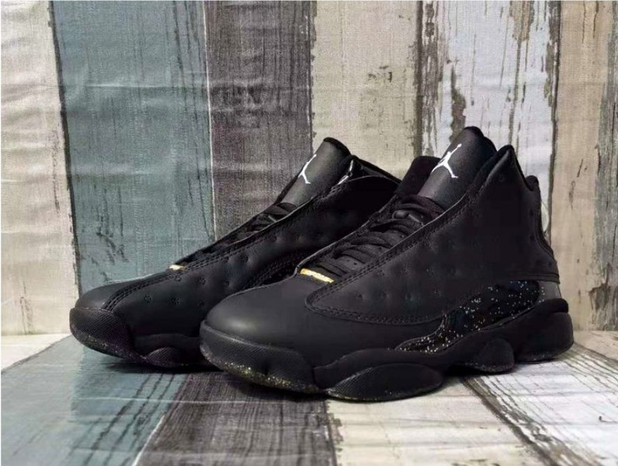 Les baskets Air Jordan 13 offrent un style emblématique et une performance exceptionnelle.
 design distinctif .pas Cher. Moins cher.