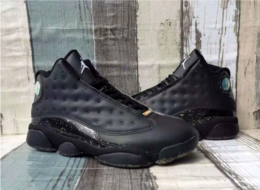 Les baskets Air Jordan 13 offrent un style emblématique et une performance exceptionnelle.
 design distinctif .pas Cher. Moins cher.