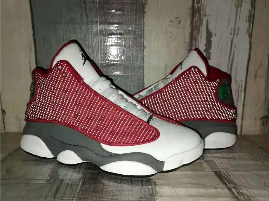 Les baskets Air Jordan 13 offrent un style emblématique et une performance exceptionnelle.
 design distinctif .pas Cher. Moins cher.
