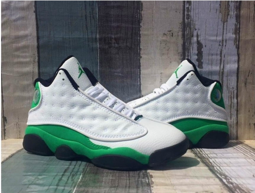 Les baskets Air Jordan 13 offrent un style emblématique et une performance exceptionnelle.
 design distinctif .pas Cher. Moins cher.