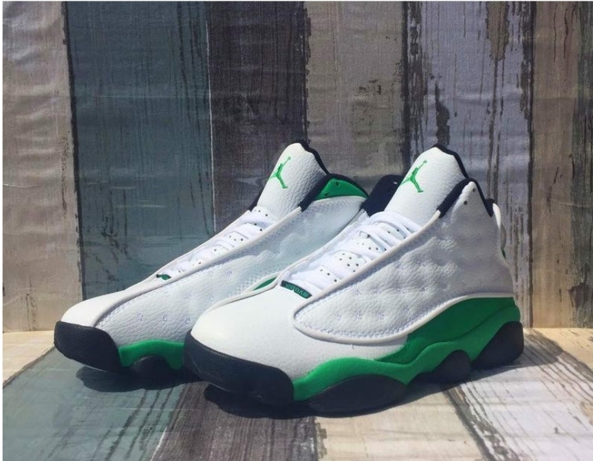 Les baskets Air Jordan 13 offrent un style emblématique et une performance exceptionnelle.
 design distinctif .pas Cher. Moins cher.