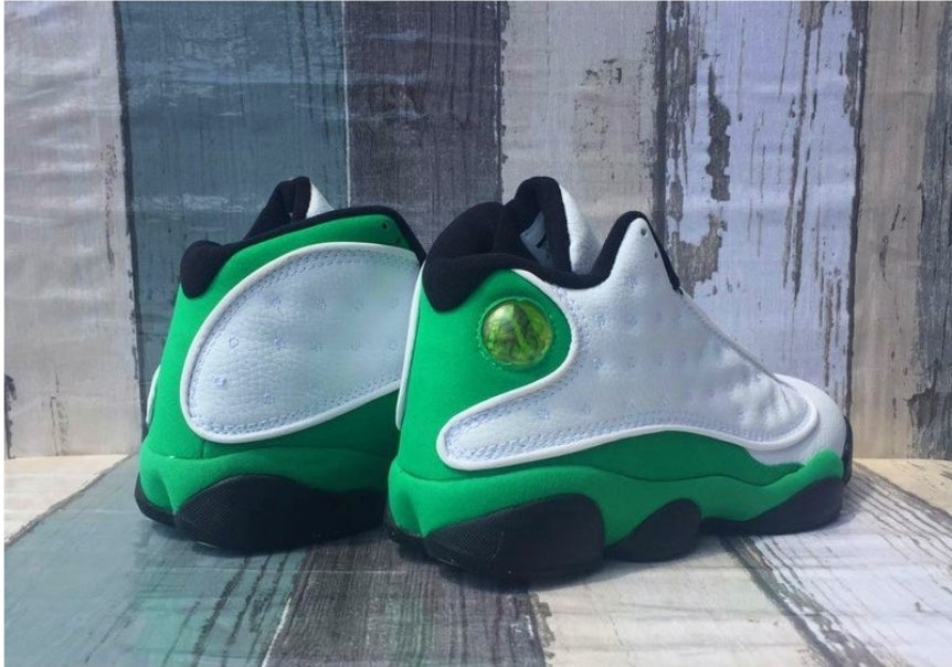 Les baskets Air Jordan 13 offrent un style emblématique et une performance exceptionnelle.
 design distinctif .pas Cher. Moins cher.