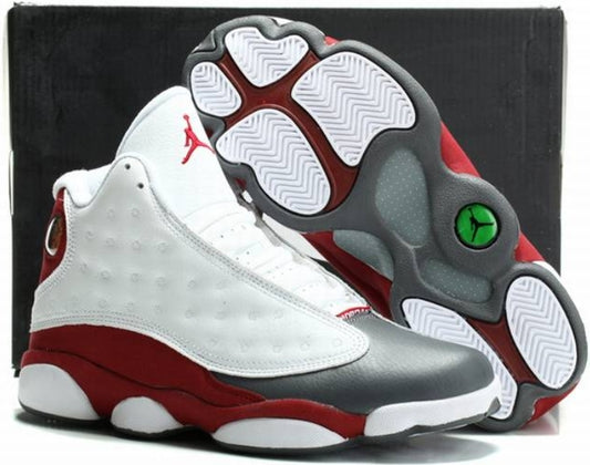 Les baskets Air Jordan 13 offrent un style emblématique et une performance exceptionnelle.
 design distinctif .pas Cher. Moins cher.