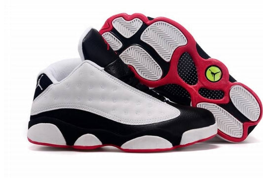 Les baskets Air Jordan 13 offrent un style emblématique et une performance exceptionnelle.
 design distinctif .pas Cher. Moins cher.