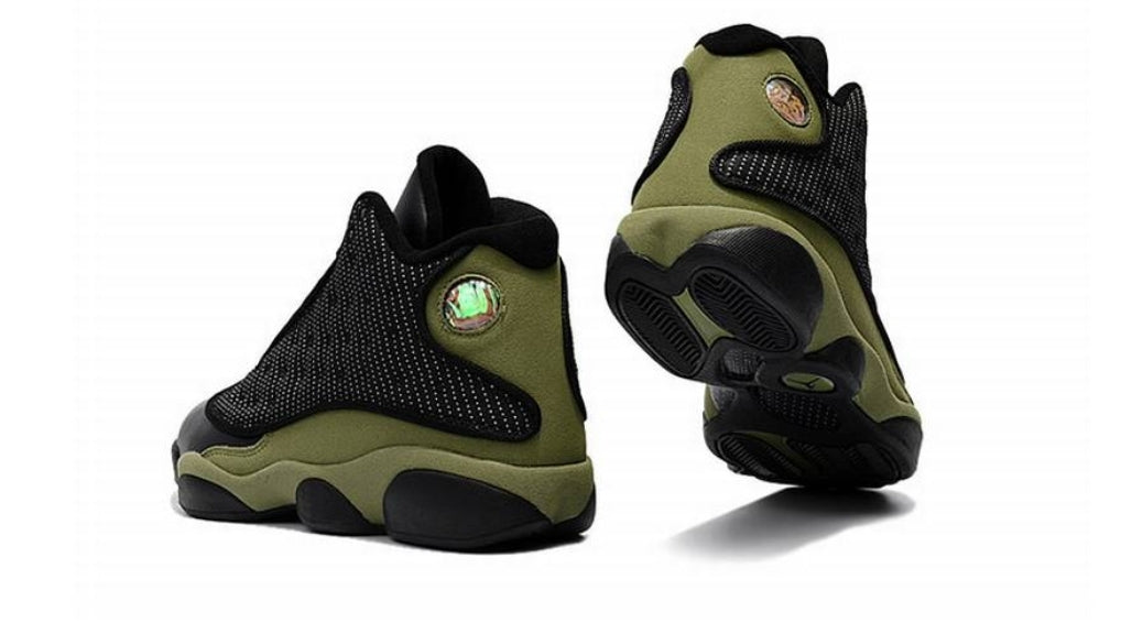Les baskets Air Jordan 13 offrent un style emblématique et une performance exceptionnelle.
 design distinctif .pas Cher. Moins cher.