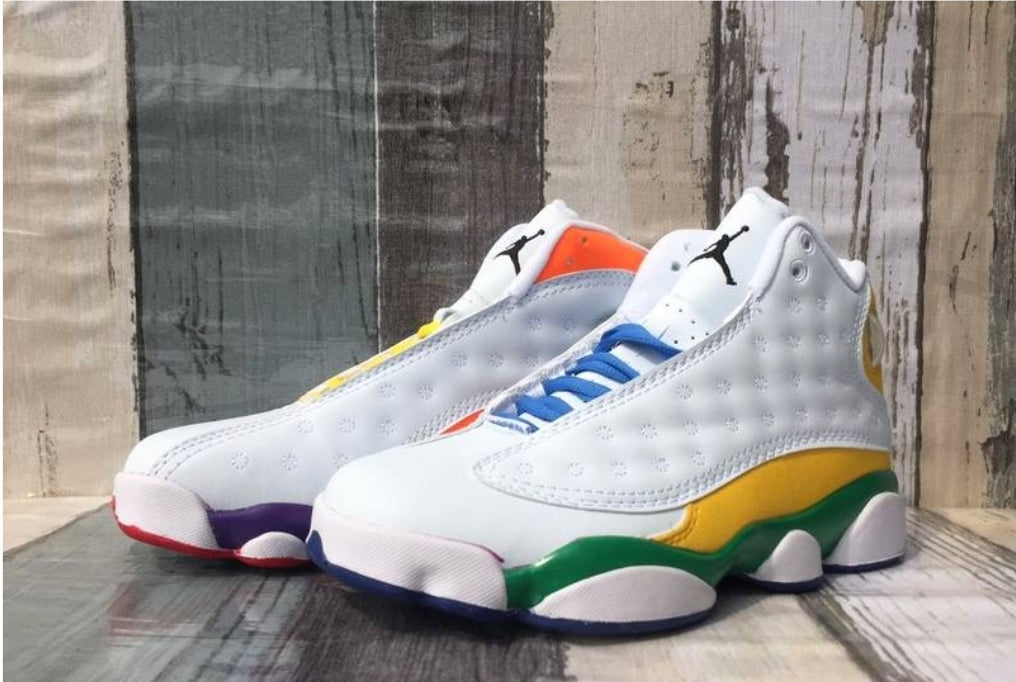 Les baskets Air Jordan 13 offrent un style emblématique et une performance exceptionnelle.
 design distinctif .pas Cher. Moins cher.