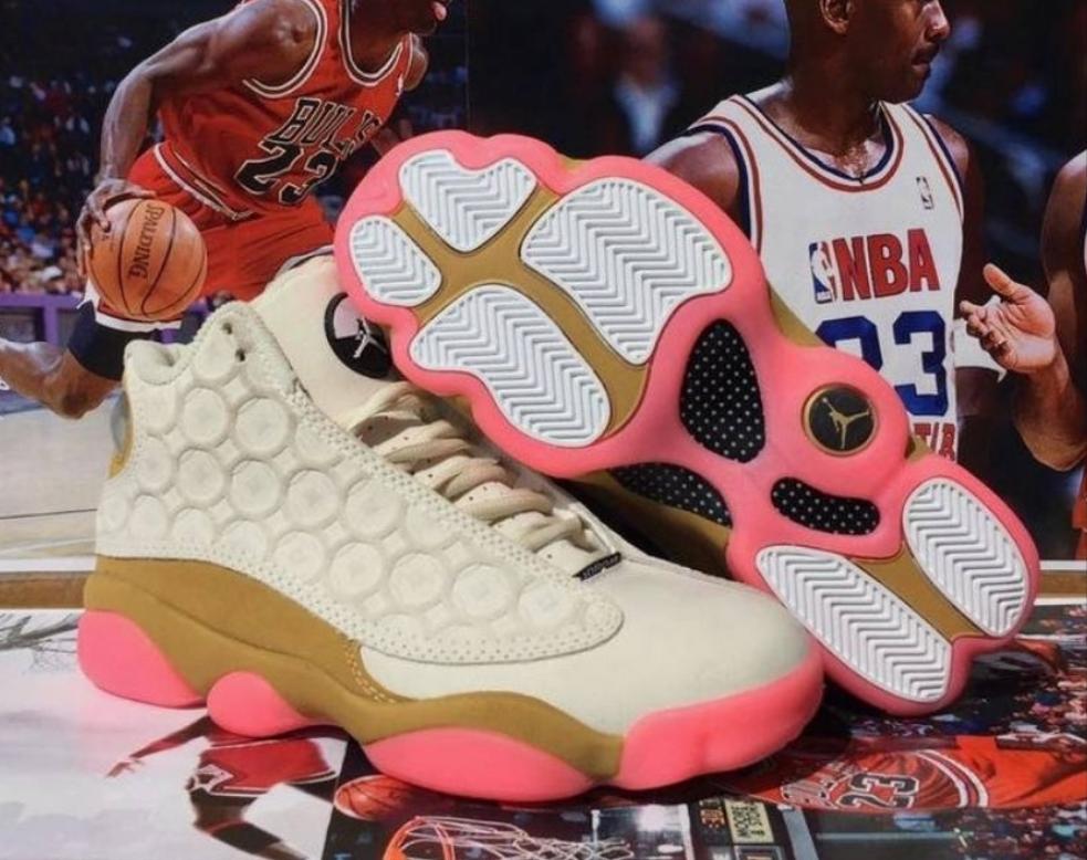 Les baskets Air Jordan 13 offrent un style emblématique et une performance exceptionnelle.
 design distinctif .pas Cher. Moins cher.