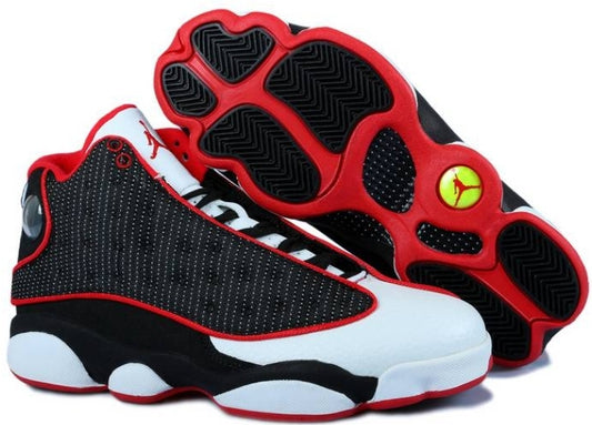 Les baskets Air Jordan 13 offrent un style emblématique et une performance exceptionnelle.
 design distinctif .pas Cher. Moins cher.