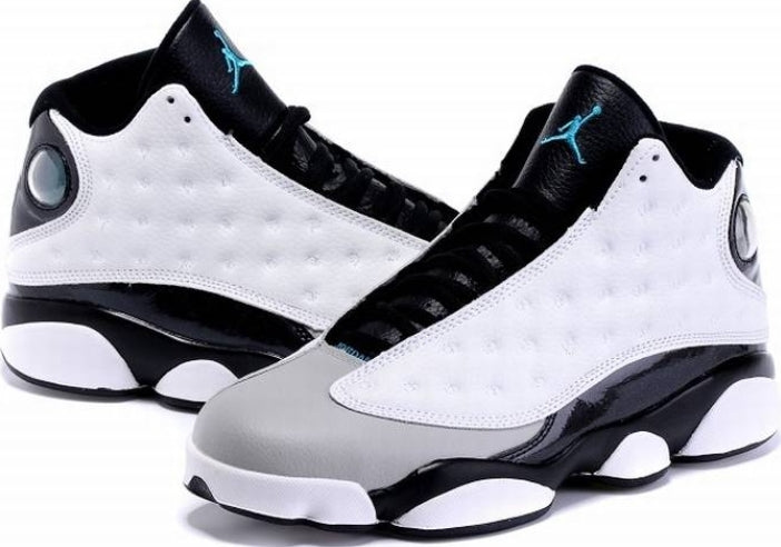 Les baskets Air Jordan 13 offrent un style iconique et une performance légendaire.

De plus, leur design emblématique et leur utilisation.