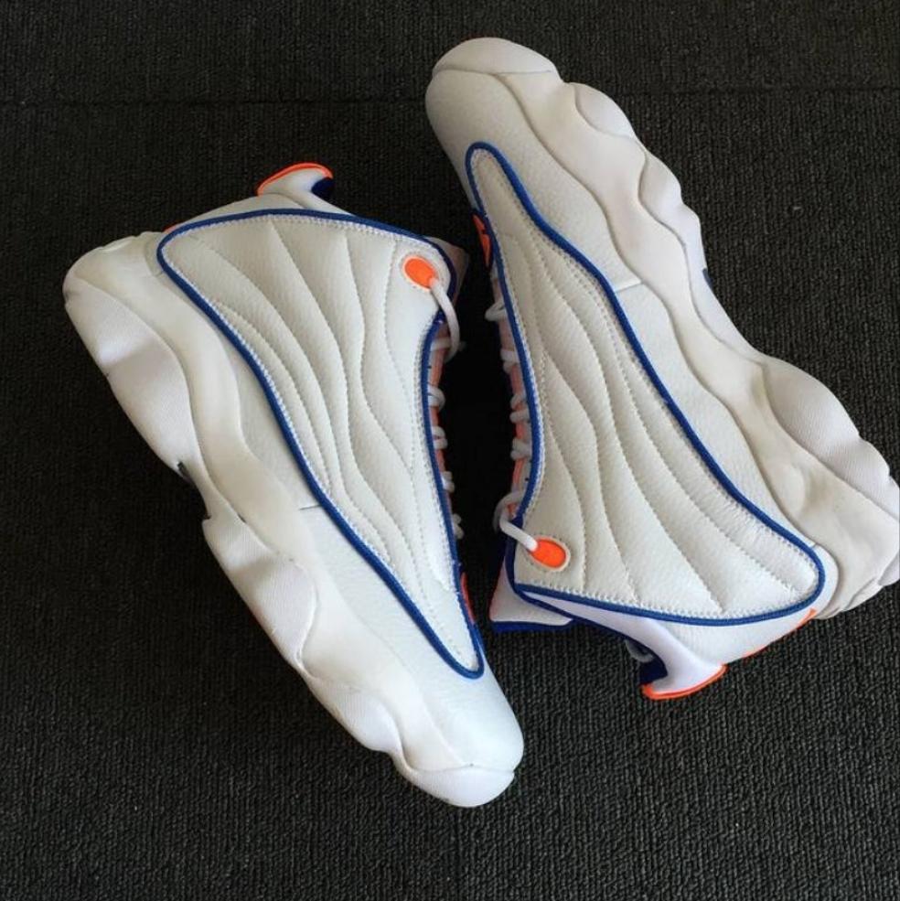 Les baskets Air Jordan 13 offrent un style emblématique et une performance exceptionnelle.
 design distinctif .pas Cher. Moins cher.