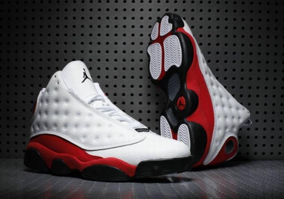 Les baskets Air Jordan 13 offrent un style emblématique et une performance exceptionnelle.
 design distinctif .pas Cher. Moins cher.