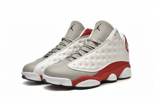 Les baskets Air Jordan 13 offrent un style emblématique et une performance exceptionnelle.
 design distinctif .pas Cher. Moins cher.
