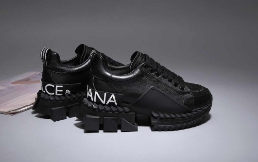 les chaussures Dolce & Gabbana Femme sont un témoignage de l'engagement de Dolce & Gabbana à combiner style et sophistication.