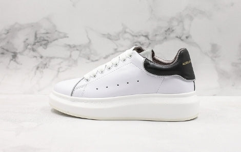 les chaussures Alexander McQueen Femme sont un témoignage de l'engagement de la marque à combiner style et audace. Exceptionnel pas Cher. Le moins cher.