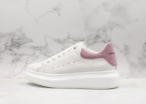  les chaussures Alexander McQueen Femme sont un témoignage de l'engagement de la marque à combiner style et audace. Exceptionnel pas Cher. Le moins cher.