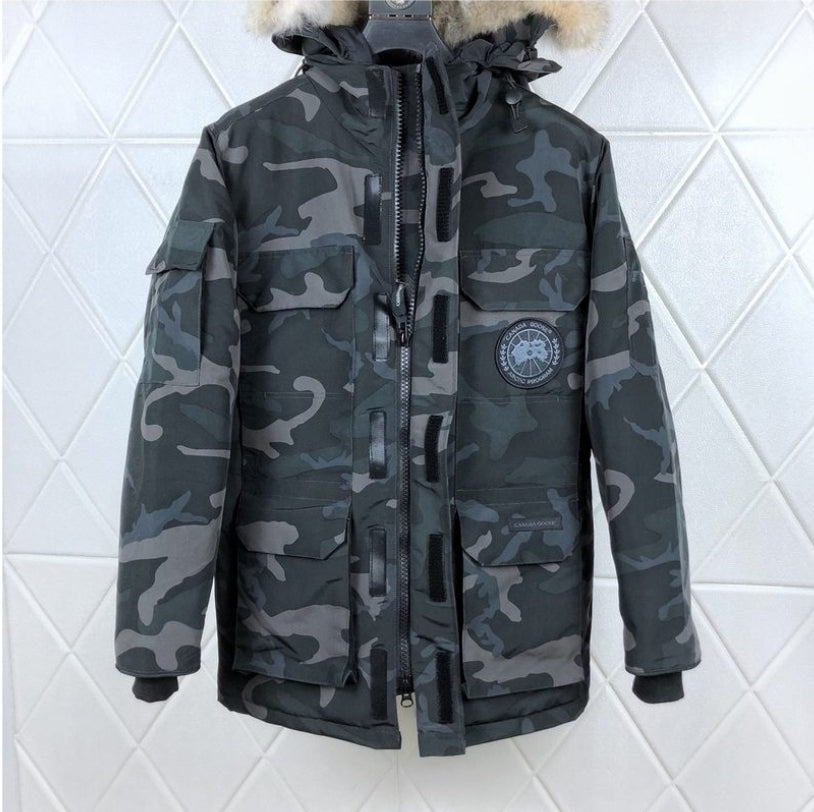 Les doudounes Canada Goose allient élégance et chaleur pour offrir une protection optimale contre le froid. Leur design sophistiqué et leurs matériaux de haute qualité. Pas cher. Le moins cher.