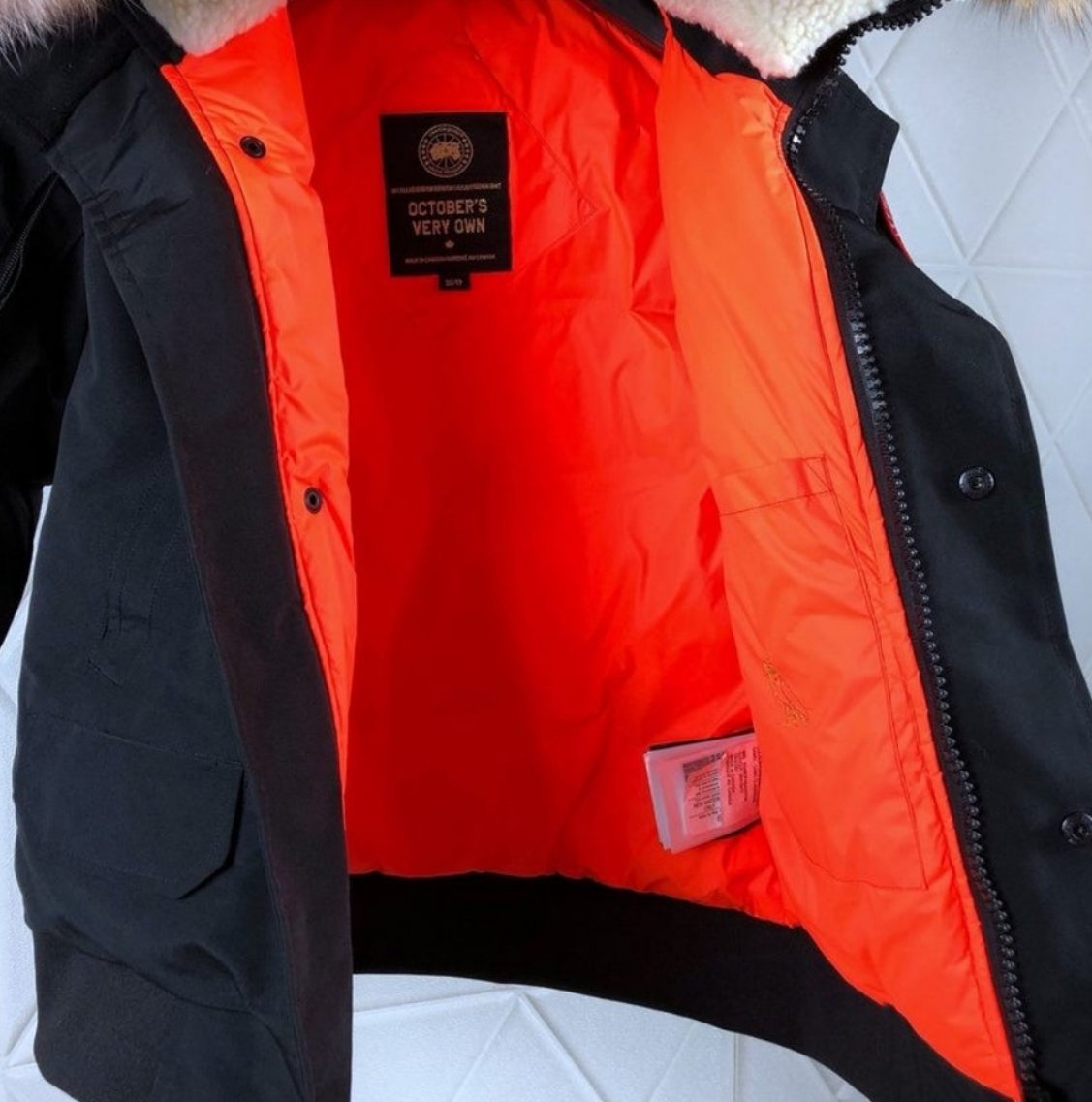 Les doudounes Canada Goose allient élégance et chaleur pour offrir une protection optimale contre le froid. Leur design sophistiqué et leurs matériaux de haute qualité. Pas cher. Le moins cher.