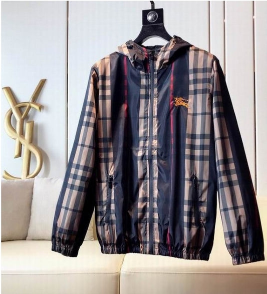 Les vestes Burberry incarnent l'élégance et la qualité, offrant une expérience exceptionnelle. Leur design raffiné et leurs matériaux de haute qualité.pas cher. Le moins cher.
