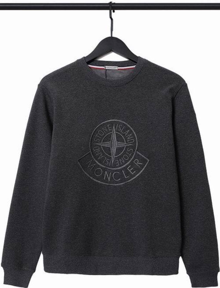 Le sweat Moncler combine élégance et confort. Son design raffiné et ses matériaux haut de gamme en font un choix incontournable pour les amateurs de mode.