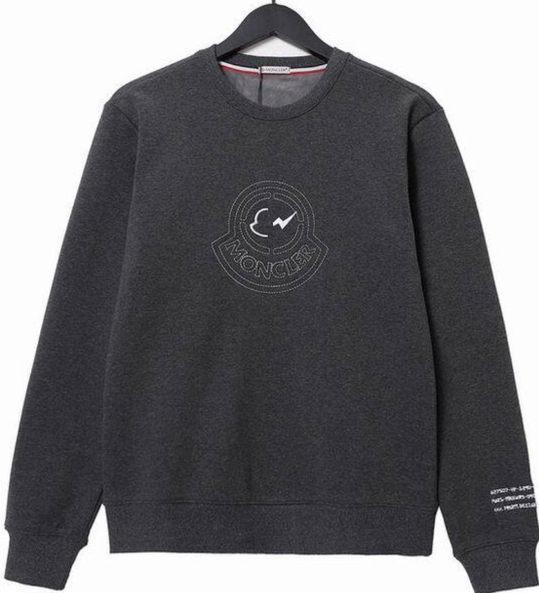 Le sweat Moncler combine élégance et confort. Son design raffiné et ses matériaux haut de gamme en font un choix incontournable pour les amateurs de mode.
